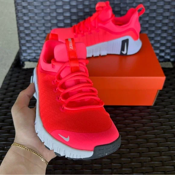 NIKE FREE METCON 6 HOT PUNCH Size 8 W - Picture 2 of 5